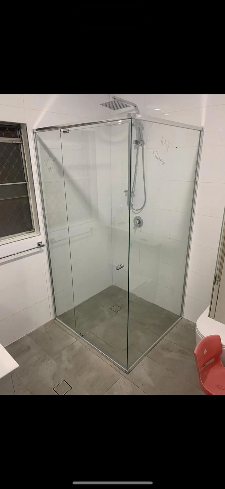 Corner Shower Installation: Maximizing Space and Modern Appeal